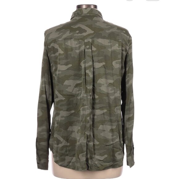 a.n.a. A New Approach Size L Long sleeve button-down Camo shirt - Picture 2 of 3